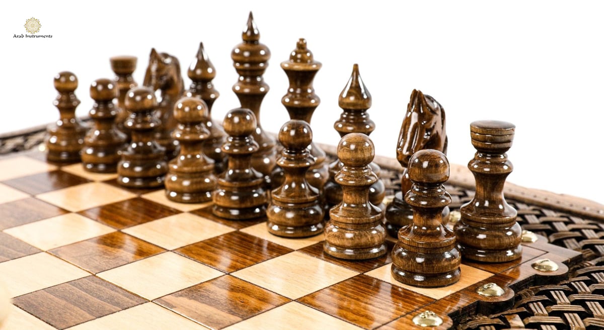 Hand Carved Luxury Chess / Backgammon Board Ornamental #AI31123