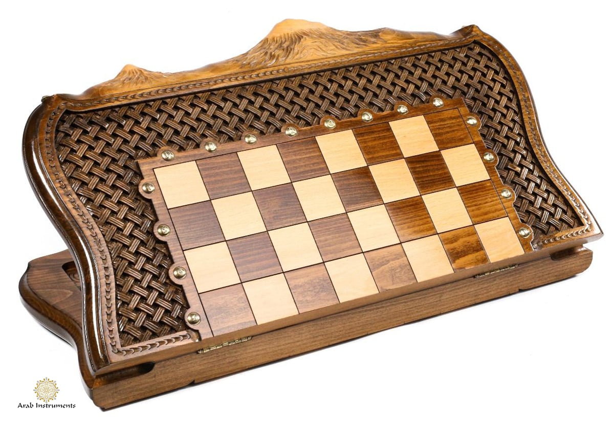 Hand Carved Luxury Chess / Backgammon Board Ornamental #AI31123