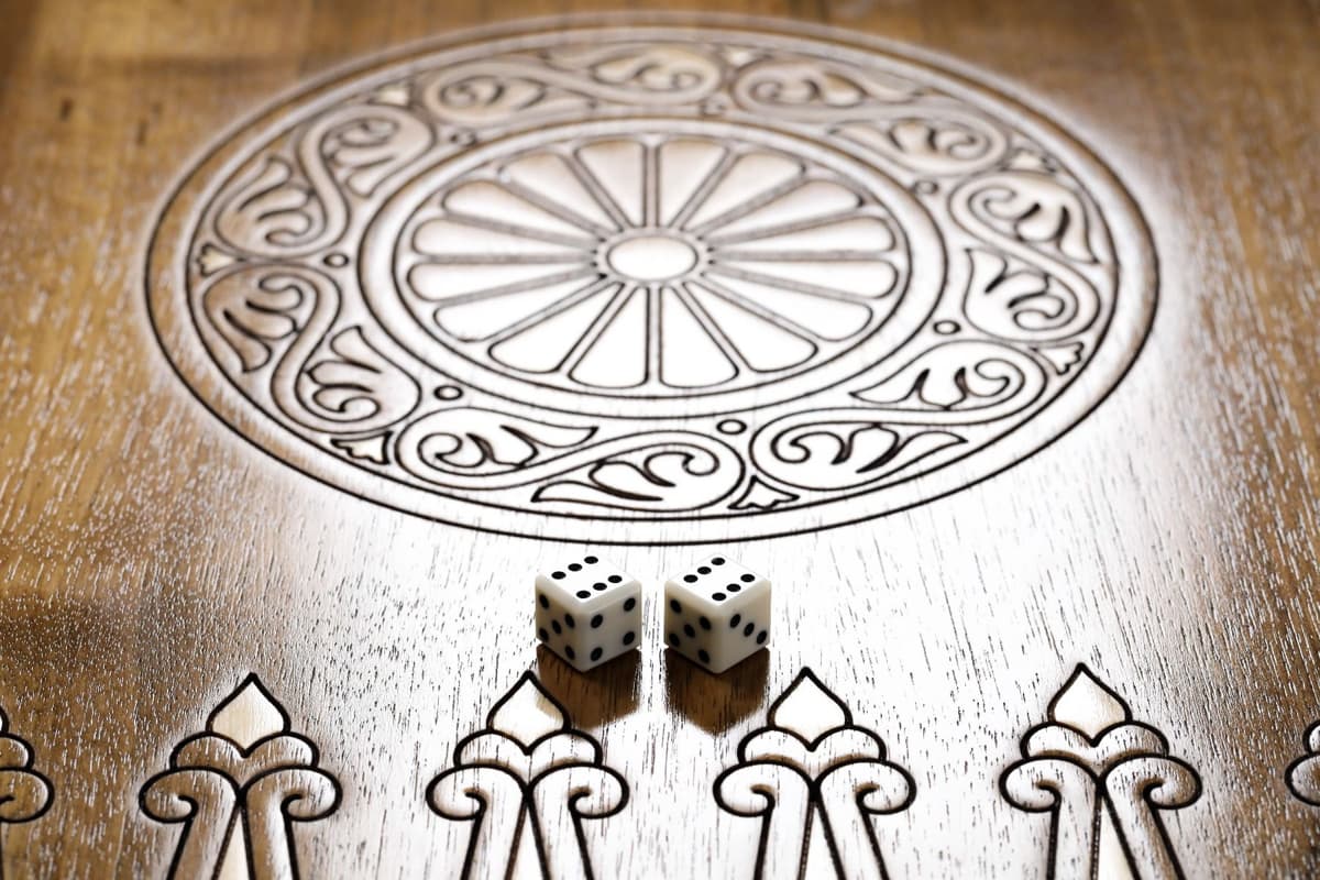 Hand Carved Premium Chess / Backgammon Ornamental Braid Pattern #AI31273