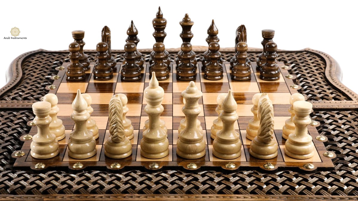 Hand Carved Luxury Chess / Backgammon Board Ornamental